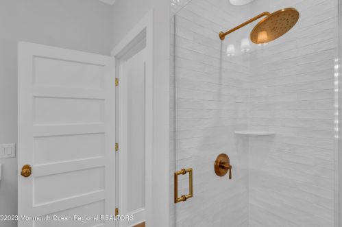 400 Newark Ave, Point Pleasant Beach NJ 08742-4141 exterior