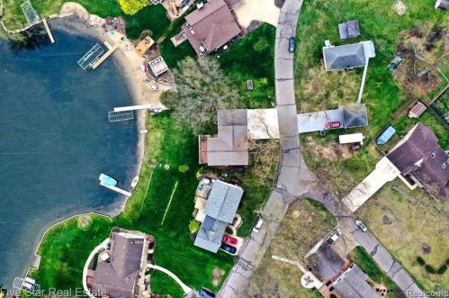 1325 Delmonte St, Walled Lake, MI 48390-1910