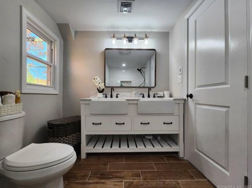 222 Thorpe Ave, Meriden CT  06450-9206 exterior