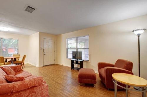 607 Bellevue Pl, Austin, TX 78705-3111