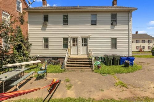 22 Chestnut St, Windsor Locks CT 06096-1802 exterior