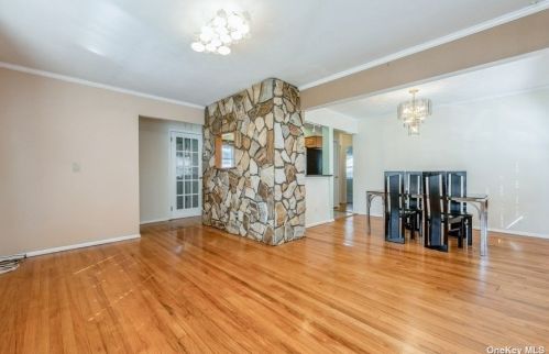 5 7 St, Valley Stream NY 11581-1255 exterior