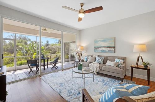 347 Emerald Bay Cir, Naples, FL 34110-8667