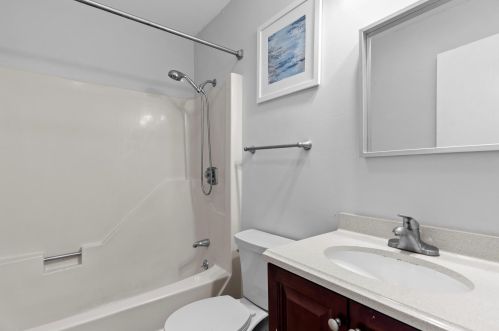 108 Cocheco St, Dover NH 03820-3506 exterior