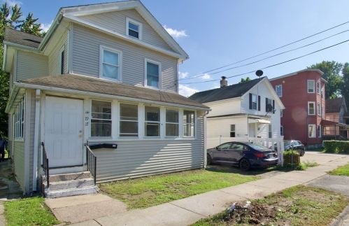 17 George St, West Springfield MA 01089-3414 exterior