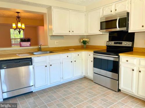 6803 Ericka Ave, Alexandria VA  22310-4376 exterior