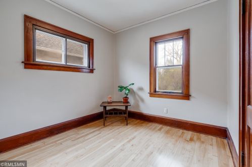 807 Hamline Ave, Saint Paul MN  55104-1300 exterior