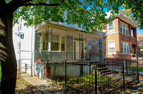 8232 Marquette Ave, Chicago IL  60617-2049 exterior