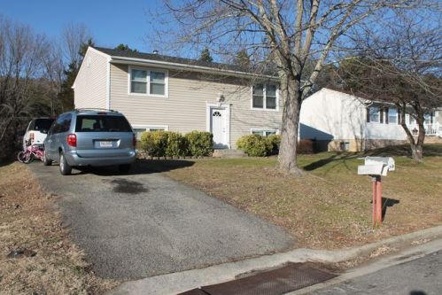 8554 Brubaker Dr, Roanoke, VA 24019-1833