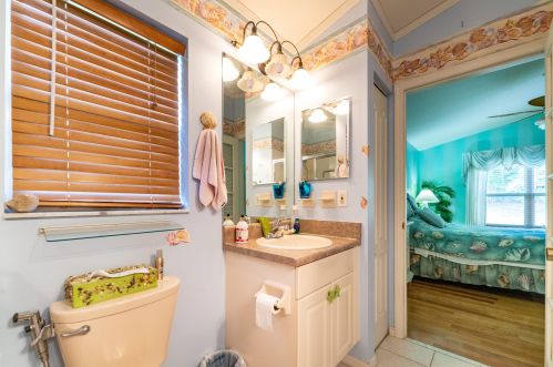 200 Lk Frst Way, Fort Pierce FL 34986-1786 exterior