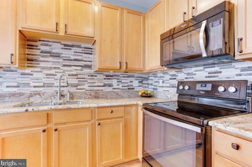 3512 Dental Ct, Edgewater MD 21037-2684 exterior