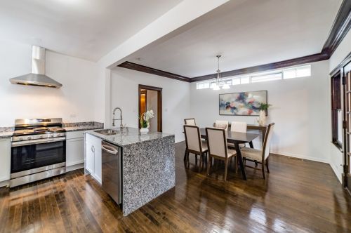 7225 Bennett Ave, Chicago IL  60649-2905 exterior