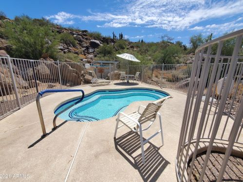 2233 Behrend Dr, Phoenix AZ  85024-1826 exterior