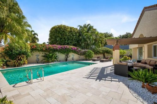 598 Bay Villas Ln, Naples, FL 34108-2842