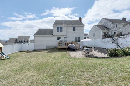 9 Quaker Rd, Worcester MA 01602-2298 exterior