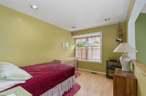 18 Pelican Pt, Fredon NJ 07860-2801 exterior