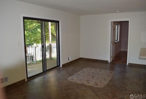 4405 Birchwood Ct, New Brunswick, NJ 08902-3919