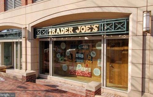 422 Royal St, Alexandria VA  22314-2335 exterior