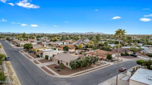 1458 Olympic Club Dr, Tucson AZ  85710-7250 exterior