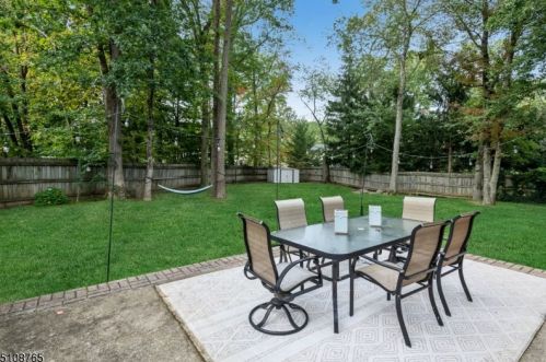 162 Bee Mdw Pkwy, Whippany NJ exterior