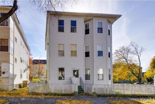 10 Bedford Ave, Worcester MA 01604-4739 exterior