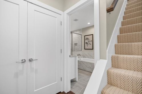 4916 Hatfield St, Pittsburgh PA 15201-2727 exterior