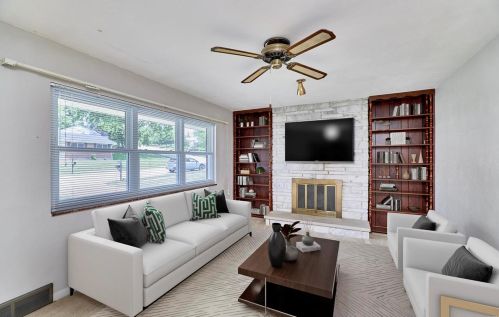 9308 Lodge Pole Ln, Saint Louis, MO 63126-2120