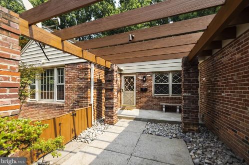 27 Hawthorn Ct, Rockville, MD 20850-2028