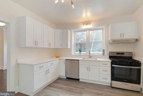 403 Howard St, Riverton NJ 08077-1328 exterior