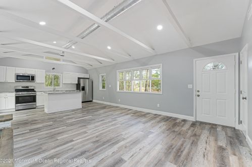 376 Barnegat Ave, Berkeley Township NJ  08721-1112 exterior