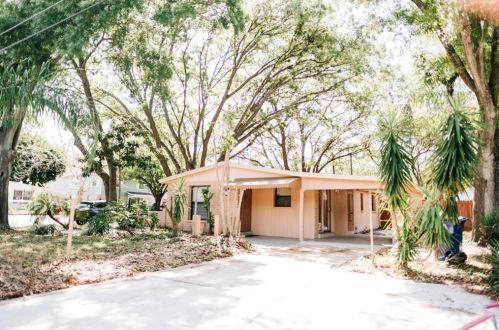 2619 111th Ave, Tampa, FL 33612-6242