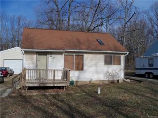 539 Glass Rd, Brandon MI  48462-8879 exterior