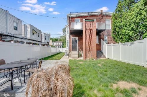 5817 Henry Ave, Philadelphia PA  19128-1702 exterior