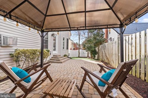 2415 2nd St, Arlington VA  22204-2011 exterior