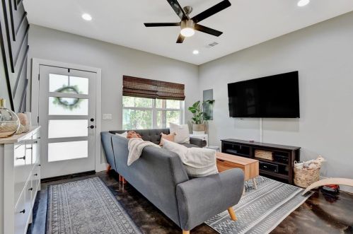 602 Baker St, Denison, TX 75020-7502