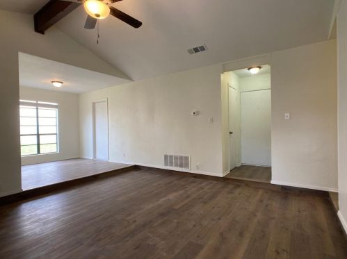 12800 Esplanade St, Austin TX  78727-4416 exterior