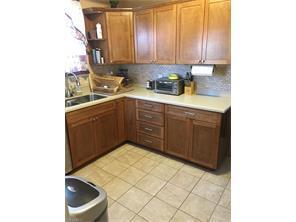 2379 Taylor Rd, Cleveland OH  44118-3421 exterior