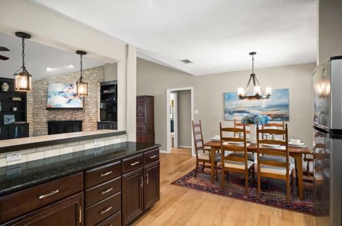 8709 Collingwood Dr, Austin TX 78748-5204 exterior