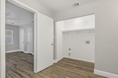 3239 Alaska Ave, Dallas TX  75216-5127 exterior