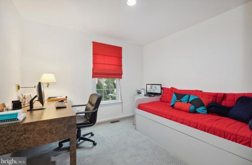 933 Willowleaf Way, Rockville MD 20854-2946 exterior