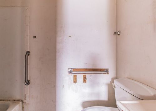 355 101 St, Chicago IL 60628-2218 exterior