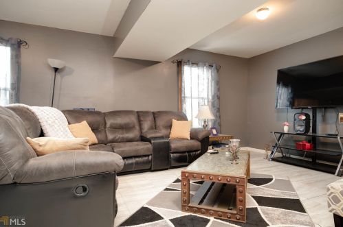 5962 Wellborn Trl, Lithonia GA 30058-8304 exterior