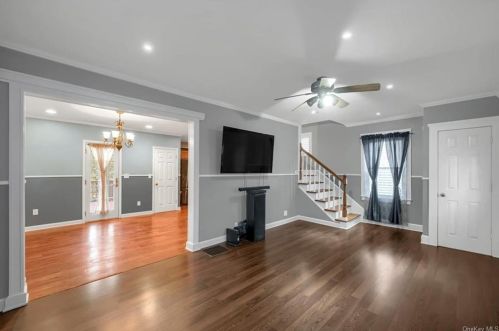 21 Lafayette Ave, Middletown NY 10940-4115 exterior