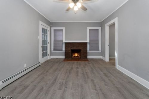 1041 Hunterdon St, Newark, NJ 07112-2412