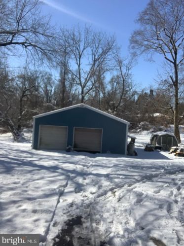 116 Lakeside Blvd, Trenton, NJ 08610-1615