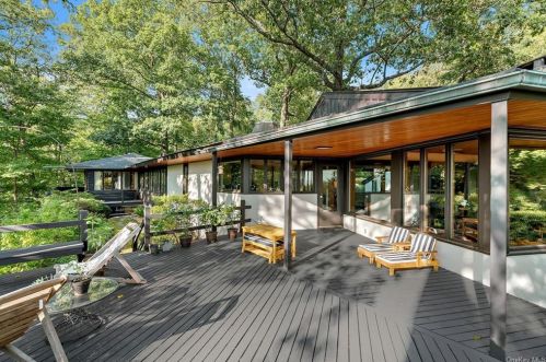 9 Fox Run, Armonk NY 10504-1011 exterior