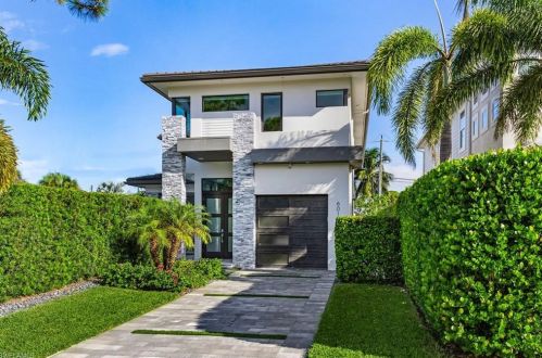 601 91 Ave, Naples FL 34108-2426 exterior