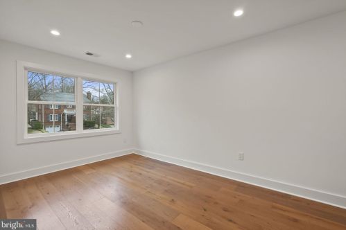 2706 Valley Dr, Alexandria VA  22302-2845 exterior