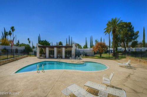 720 Roller Coaster Rd, Tucson AZ 85704-2628 exterior