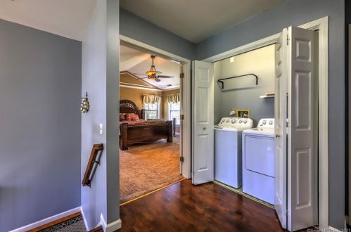 31 Lookout Hl Rd, Milford CT 06461-1878 exterior